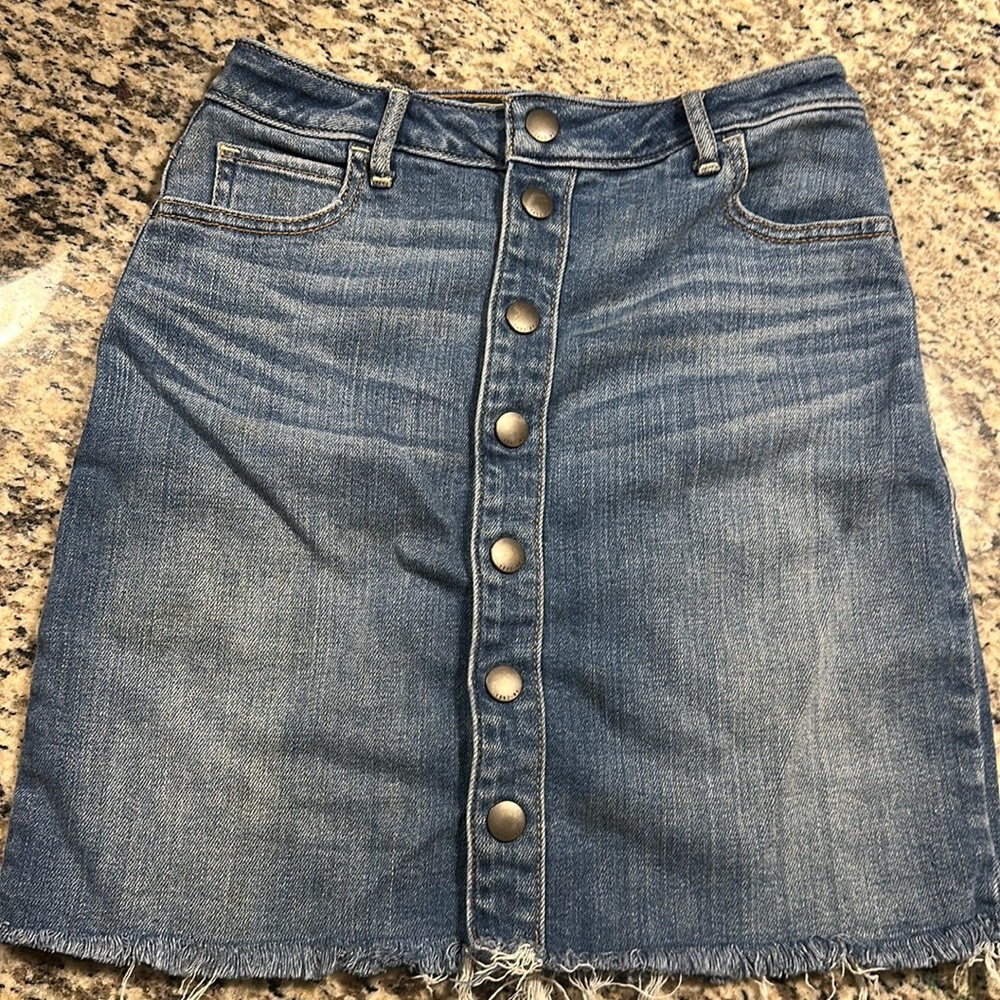 🌟 Elevate Your Casual Chic Look with Abercrombie & Fitch Jean Skirt! 🌟